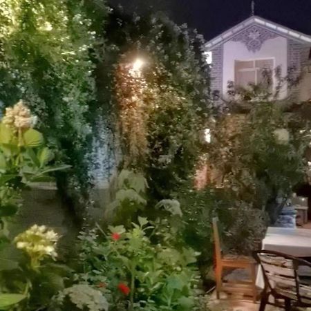The Lily Pad Inn Дали Екстериор снимка