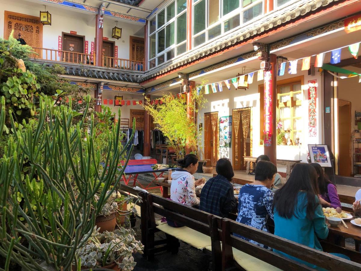 The Lily Pad Inn Дали Екстериор снимка