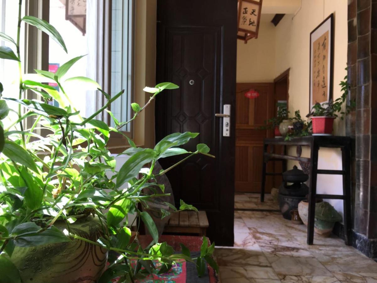 The Lily Pad Inn Дали Екстериор снимка