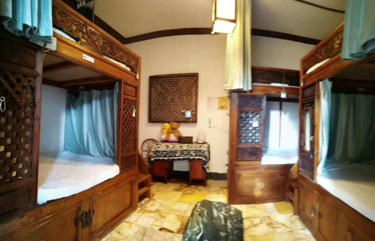 The Lily Pad Inn Дали Екстериор снимка